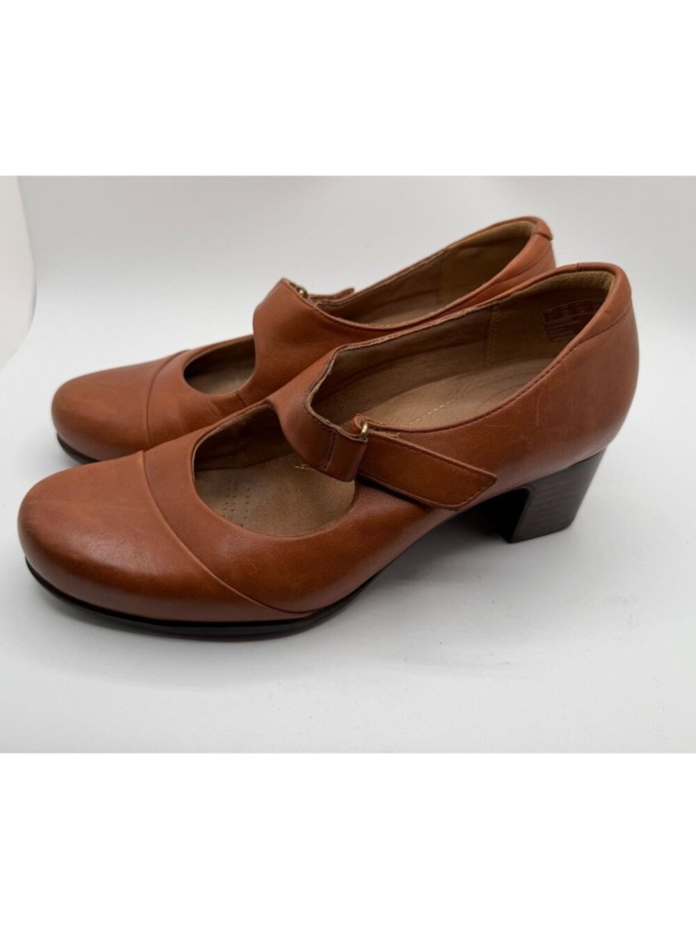 Clarks Artisan Rosalyn Wren Pumps Women Size 8.5W Cognac Brown Comfort Shoes
